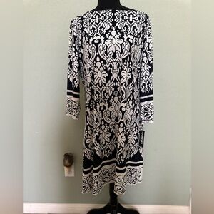 Forever 21 Black and White Baroque Long Sleeve Dress. Size XL. NWT.